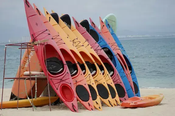 kajakit rannalla kayaks at beach